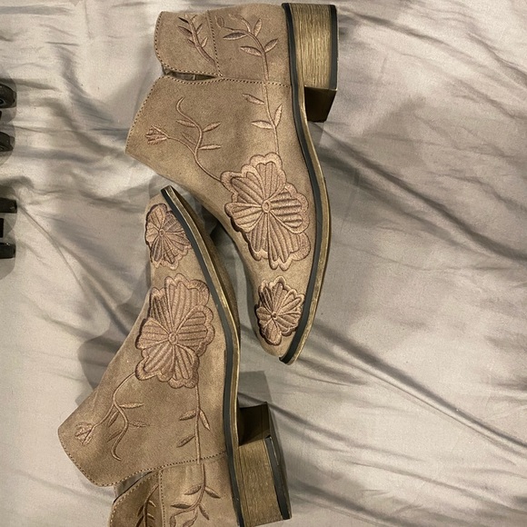 Booties - Picture 4 of 4